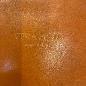 Vera Pelle Crossbody